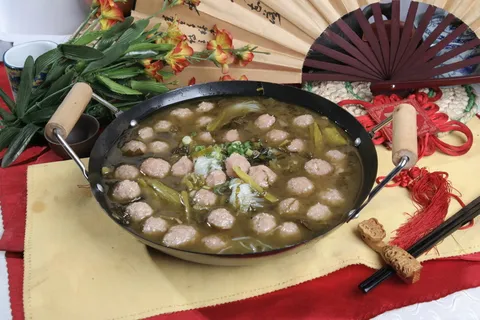 11锅仔酸菜牛肉丸－福华