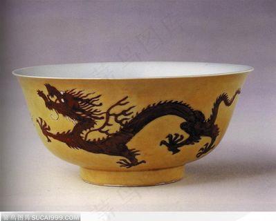中华传统-褐色的龙花纹碗