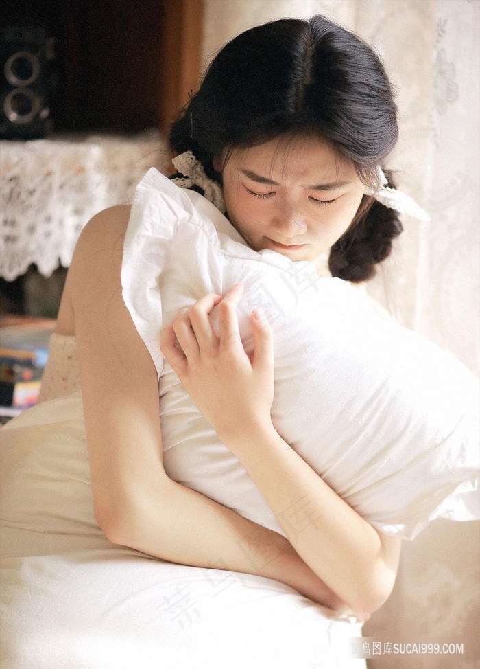 发脾气的邻家女孩图片