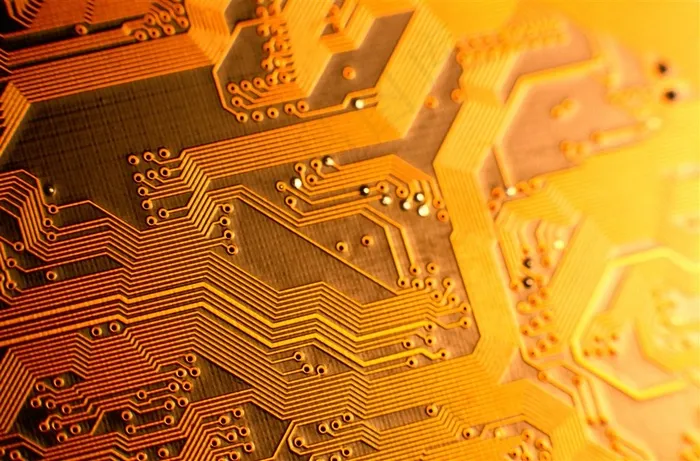 金黄色的电子主板