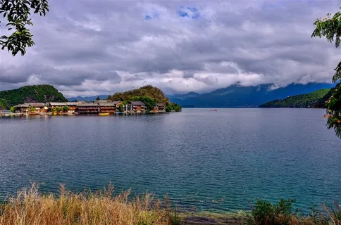 云南泸沽湖风景高清图
