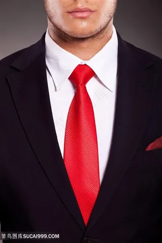 红色领带西装搭配成熟男人图片