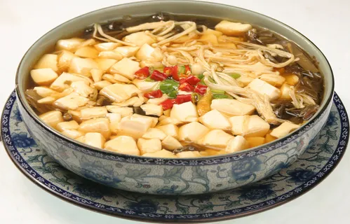 酸汤豆花（白玉豆腐、金针菇、酸菜）