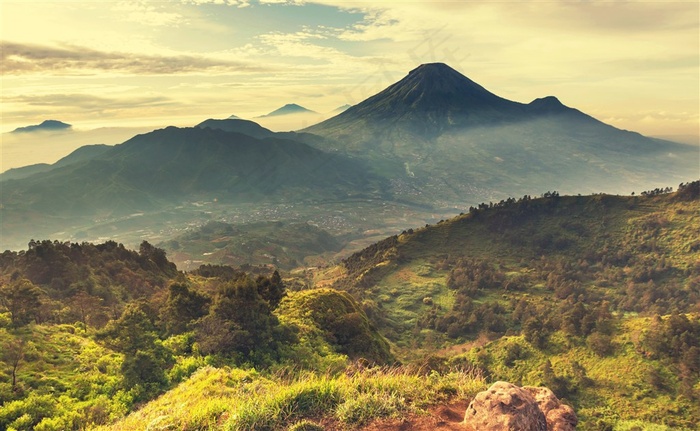 高清森林山林风景图片