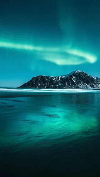 绿色极光壁纸图片