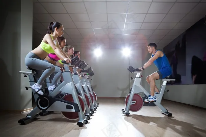 室内运动图片摄影