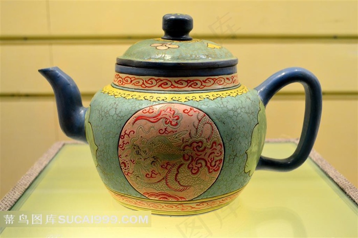 邵元祥粉彩大壶