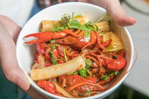 美味好吃的麻辣小龙虾图片-第8张