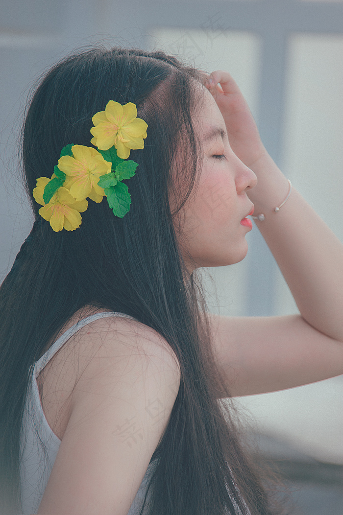 清新唯美可爱的女孩摄影图片 