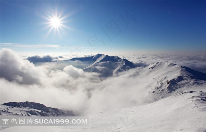 蓝天白云里的云海风景图片