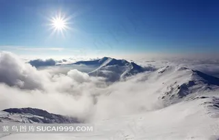 蓝天白云里的云海风景图片
