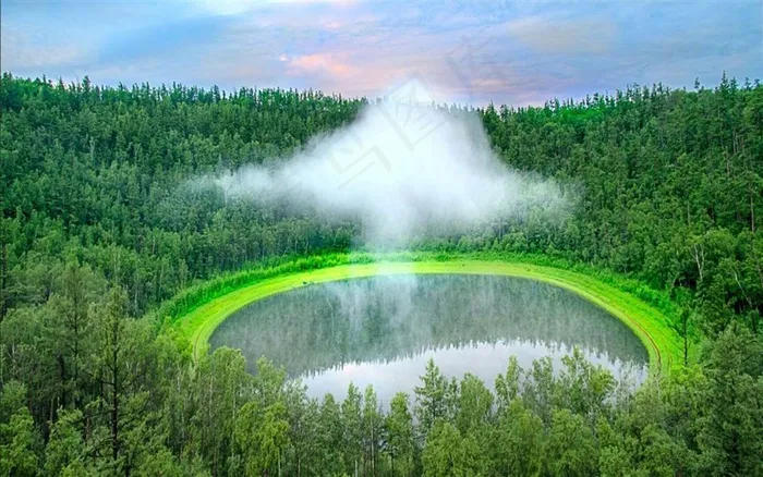 唯美月亮天池自然风景桌面