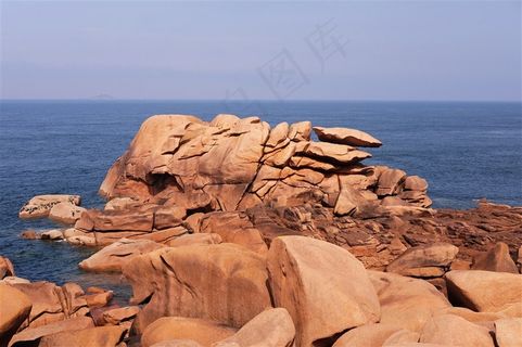 海岸边上的岩石