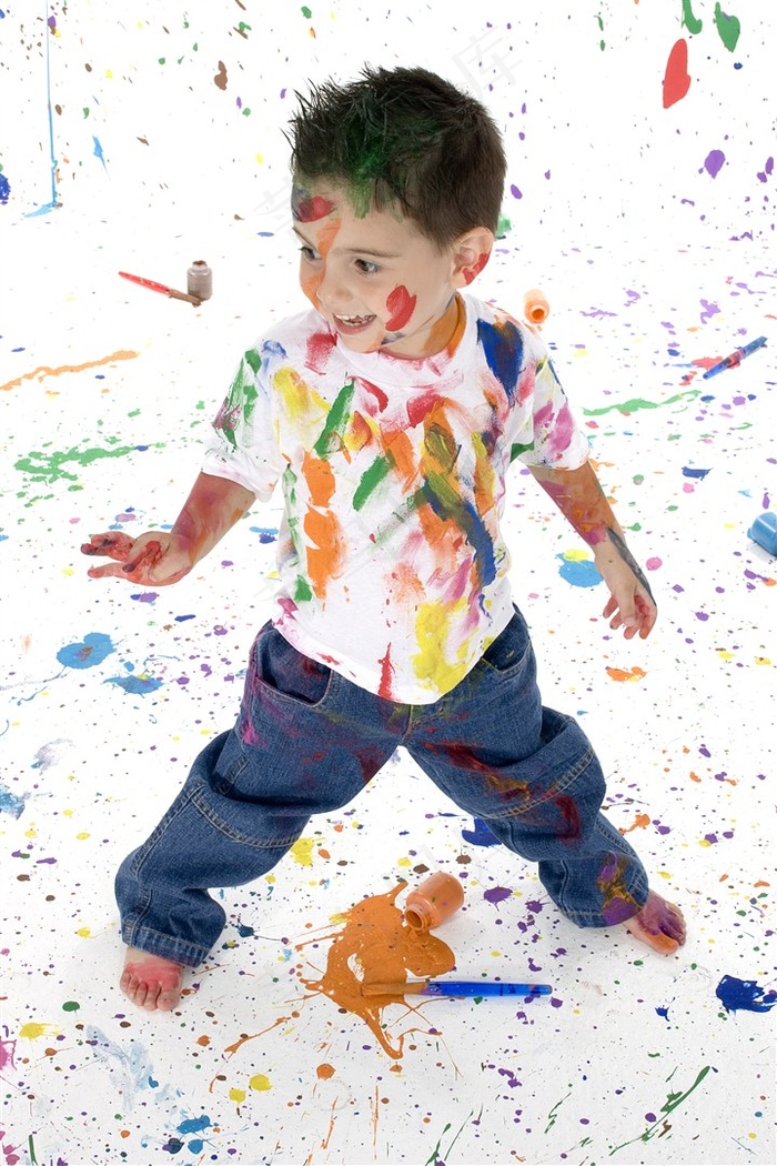 涂料与小男孩摄影高清图片