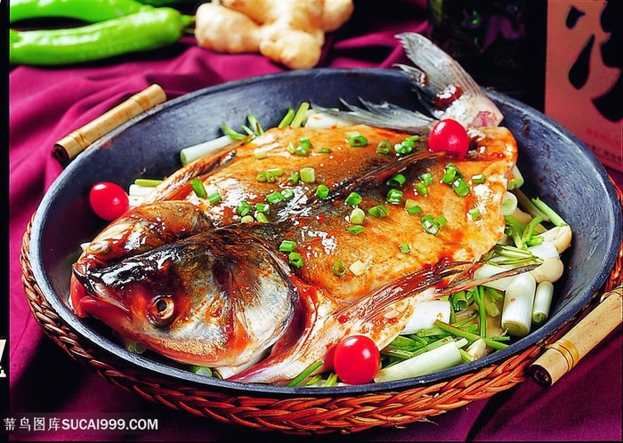 中华美食干锅江鲢摄影图