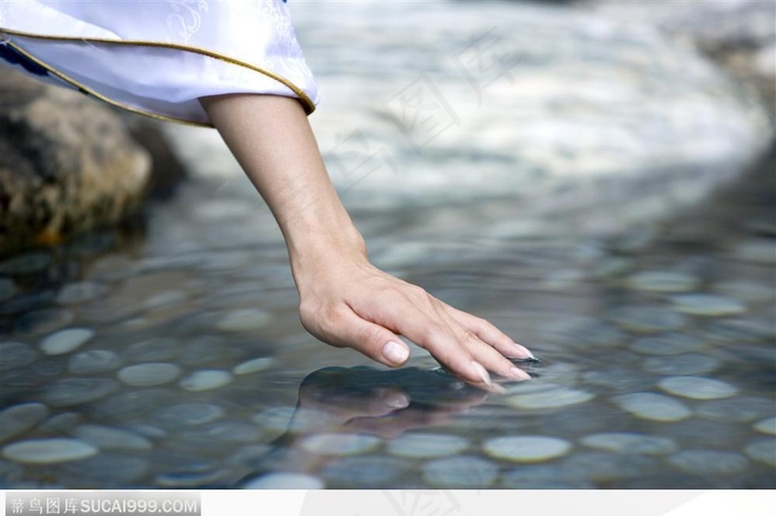 温泉SPA -轻抚水面