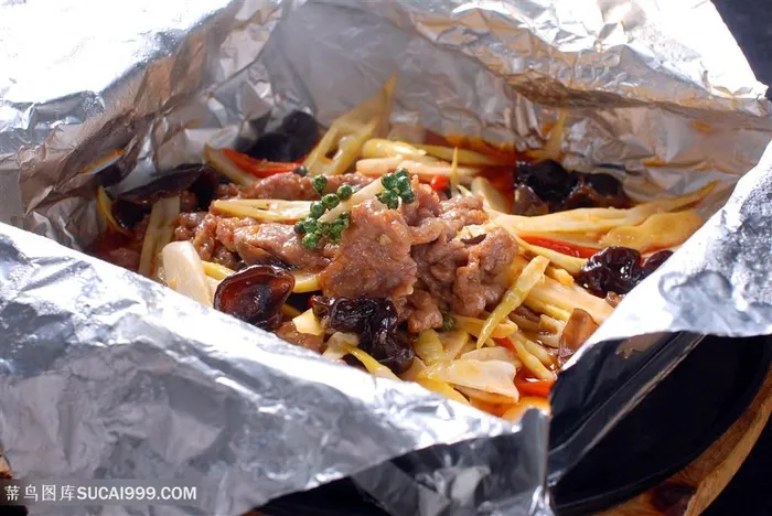 气泡牛柳中华美食摄影图