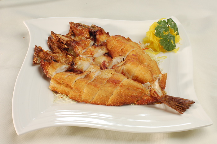 46蒜香煎鲈鱼-江苏饭店