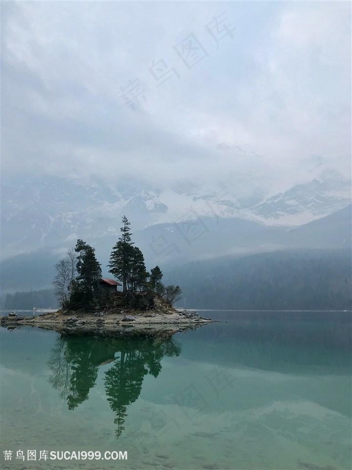 小岛湖光山色图片