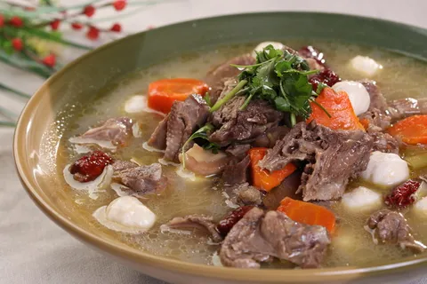 D00098鱼丸红萝卜炖老鸭 (3)