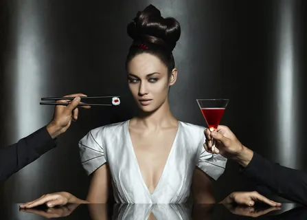 被服侍的红酒美女素材 被服侍的红酒美女素材