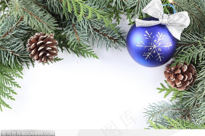 圣诞节饰物边框松果和圣诞节彩球