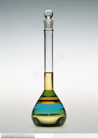 研究实验器具-盛着药水的烧杯
