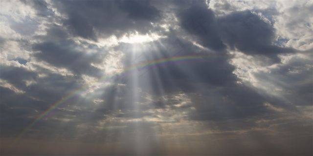 太阳彩虹云朵