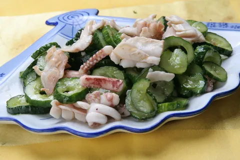 43黄瓜钱炒鲜鱿-彬彬香土居