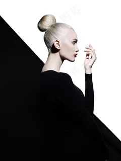 黑白拼色背景女性侧身高清图片 黑白拼色背景女性侧身高清图片