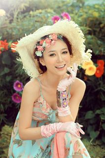 时尚美女开口笑写真