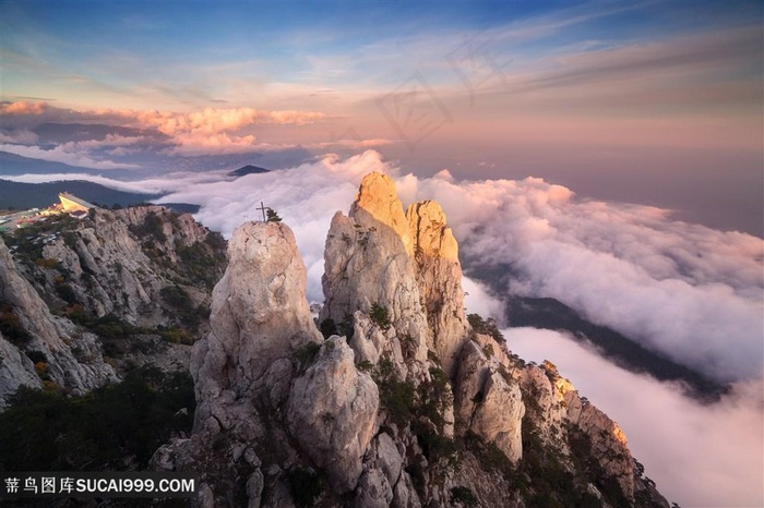 唯美的山顶景色鸟瞰高清图