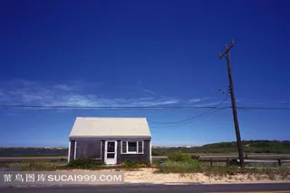 路边的简易小房子