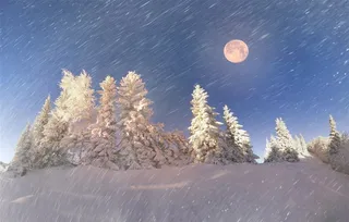 唯美雪山景色高清图片素材下载