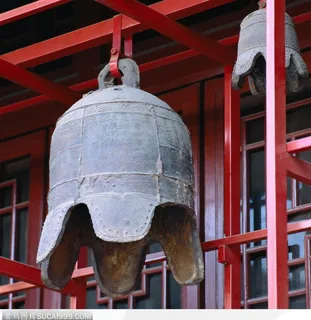 传统工艺品-古老的青铜钟