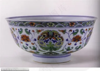中华传统-蝴蝶花纹瓷碗