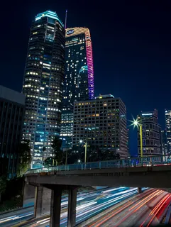 车流线城市璀璨夜景图片 车流线城市璀璨夜景图片