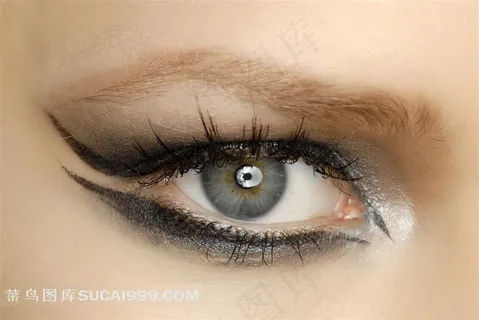 女性眼部妆容局部特写图片