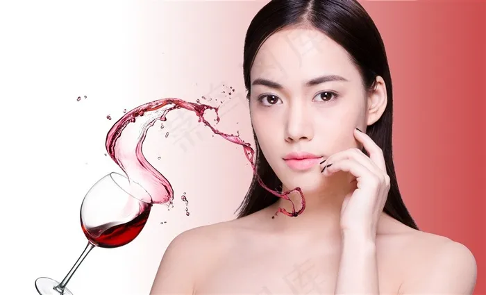 泼洒的红酒和美女