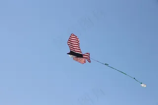 自由飞行的风筝图片