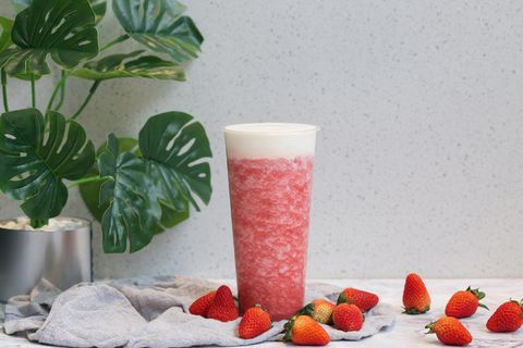 奶茶店水果茶饮品特饮高清图芝士莓莓