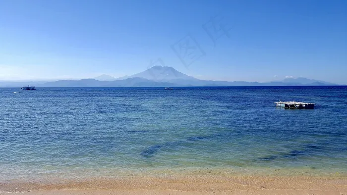 蔚蓝大海风景图片