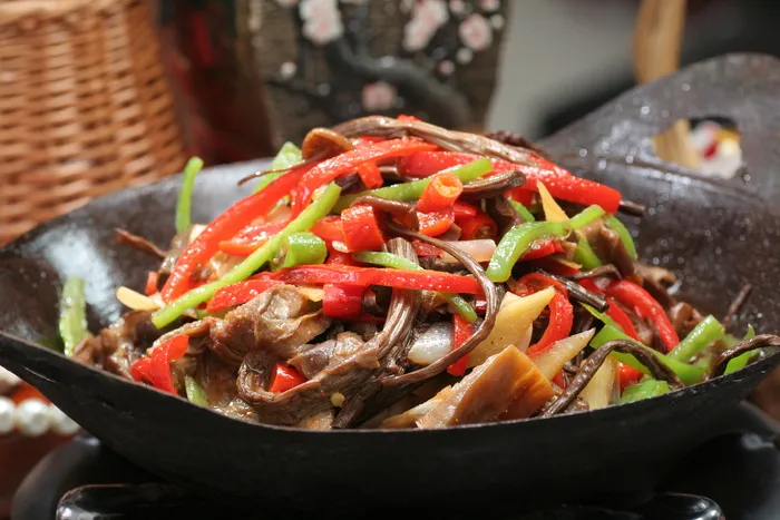 干锅茶树菇