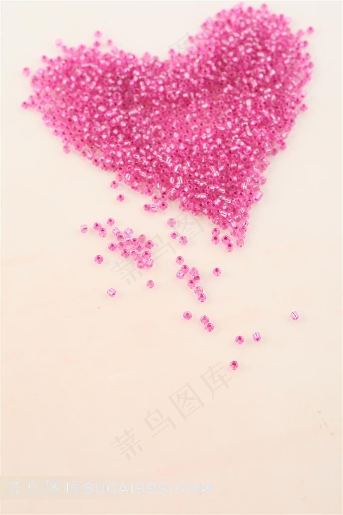 珠子心形图案高清素材