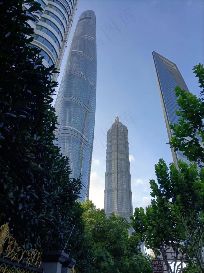 蔚蓝色上海标志性建筑图