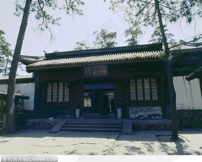 承德避暑山庄-古老的房门