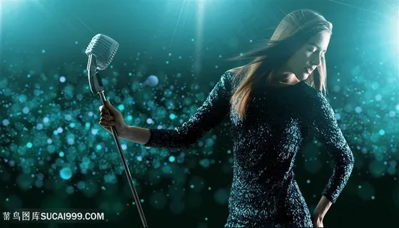 性感美女与麦克风高清图片