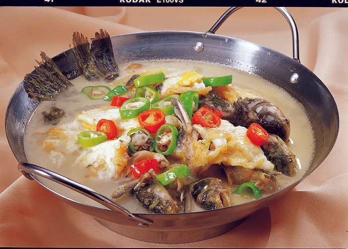 干锅美食焖锅湘菜麻辣香辣纸锅干锅荷包蛋黄鸭叫