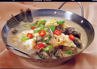 干锅美食焖锅湘菜麻辣香辣纸锅干锅荷包蛋黄鸭叫