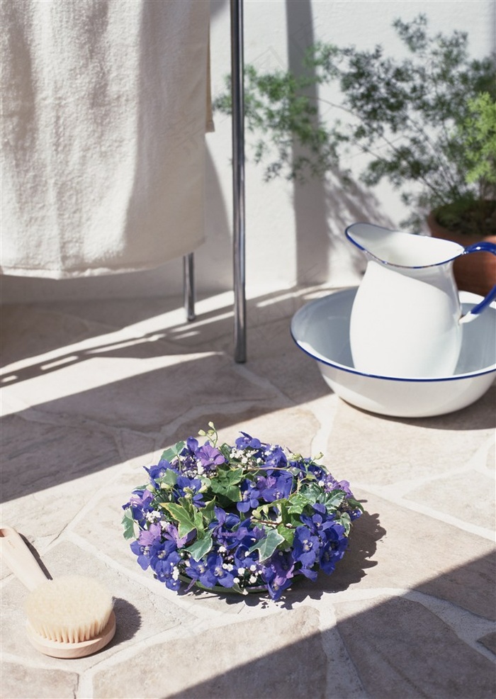 小清新浪漫阳光窗台紫色碎花装饰品图片素材